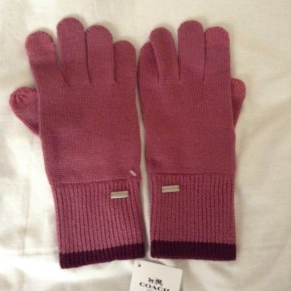 COACH Colorblock Knit Tech Gloves in Pink Multi